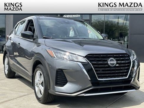 Used 2025 Nissan Kicks Play S FWD image 1