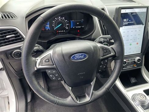 Used 2024 Ford Edge SEL image 13