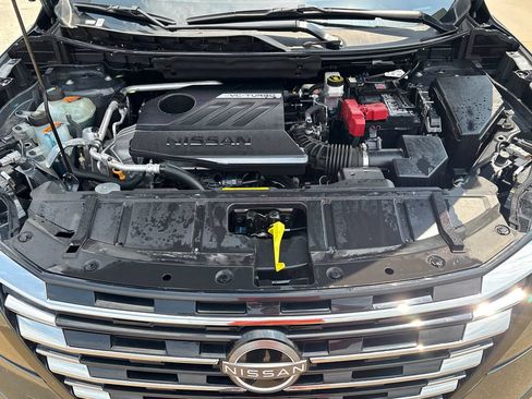 Used 2025 Nissan Rogue SV FWD image 36