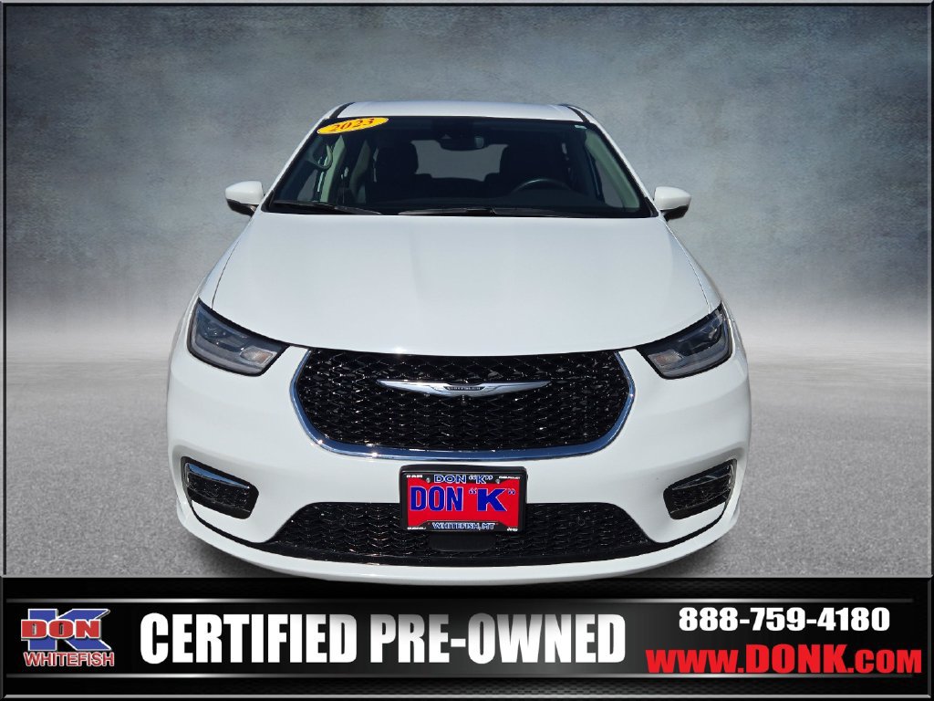 Used 2023 Chrysler Pacifica Touring-L FWD image 3
