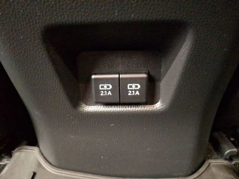 Used 2021 Toyota RAV4 XLE w/ Convenience Package image 42