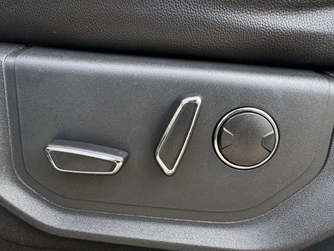 Used 2022 Ford Expedition Limited image 27