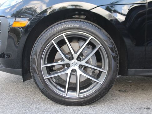 Used 2025 Porsche Macan image 13