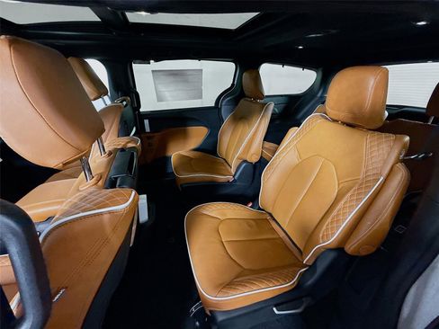 New 2026 Chrysler Pacifica Pinnacle w/ Trailer Tow Group image 20