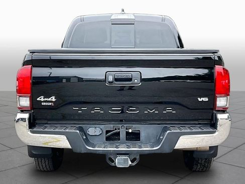 Certified 2022 Toyota Tacoma SR5 AWD/4WD image 5
