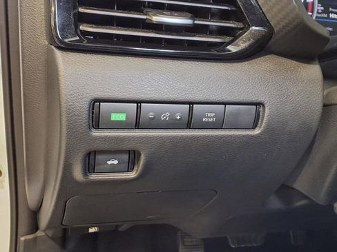 Used 2024 Nissan Sentra SV image 18