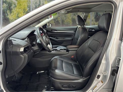 Used 2023 Nissan Altima 2.5 SL FWD image 9
