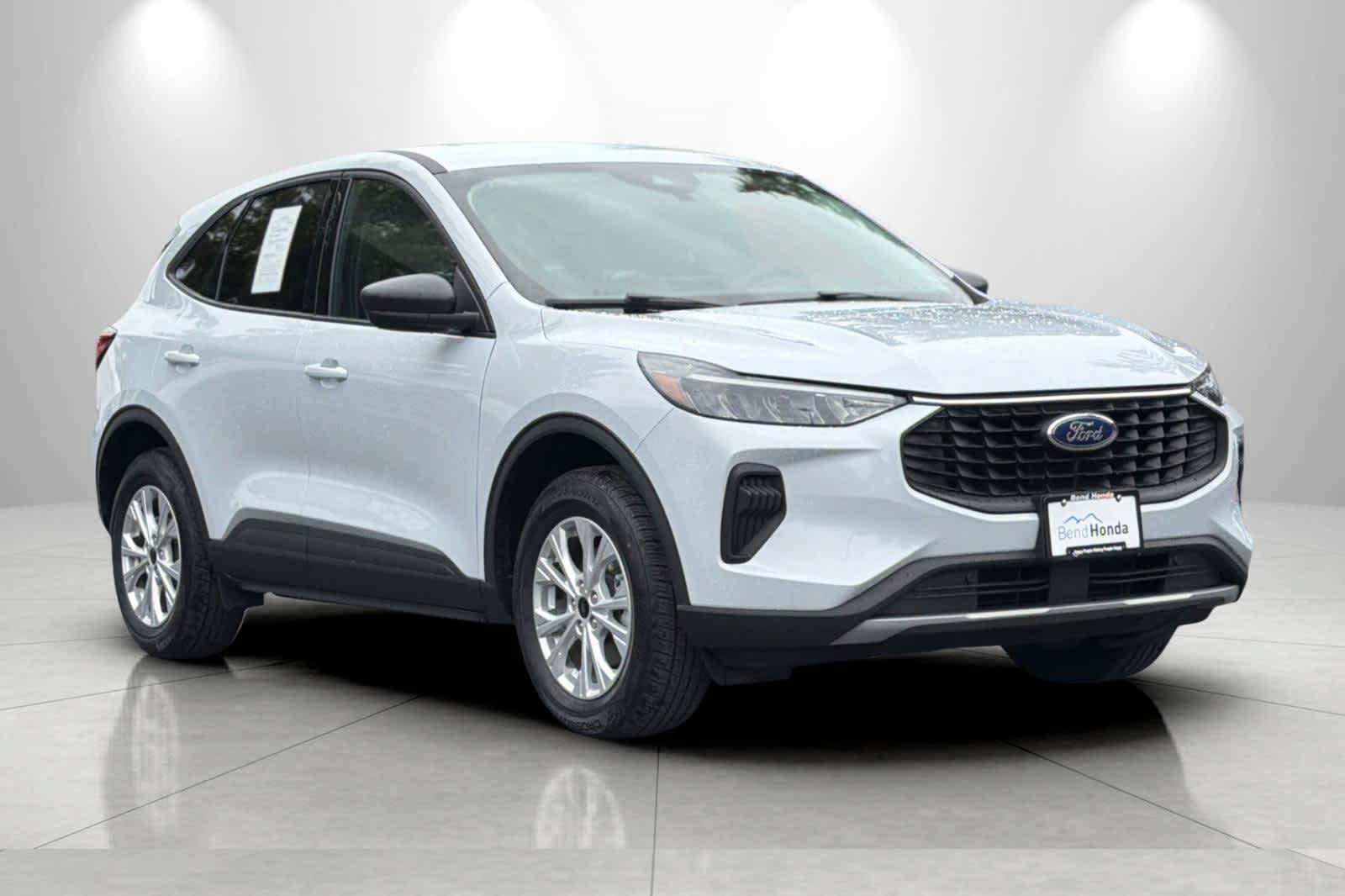 Used 2025 Ford Escape Active AWD/4WD image 9