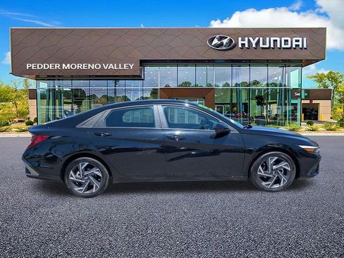 Certified 2025 Hyundai Elantra Sport FWD image 2