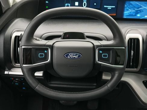 Certified 2025 Ford Expedition Active AWD/4WD image 13