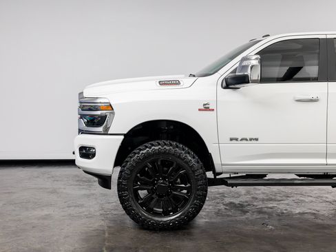 Used 2025 RAM 2500 Laramie AWD/4WD image 10