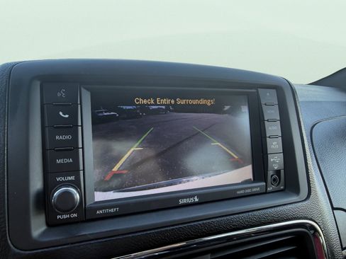 Used 2020 Dodge Grand Caravan SXT FWD image 21