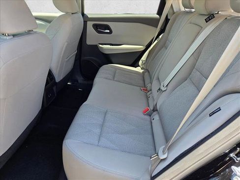 Used 2025 Nissan Rogue SV FWD image 17
