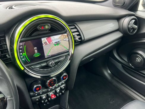 Used 2020 MINI Cooper 2-Door Hardtop FWD image 17