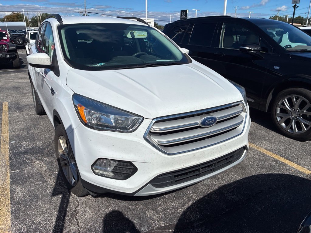 Used 2018 Ford Escape SE w/ SE Sync 3 Package AWD/4WD image 1
