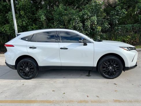 Used 2023 Toyota Venza Nightshade image 8