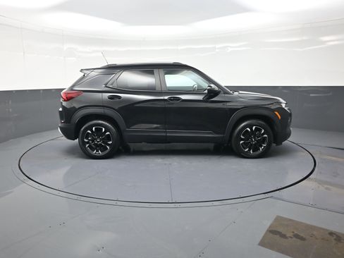 Used 2023 Chevrolet TrailBlazer LT w/ Convenience Package image 2