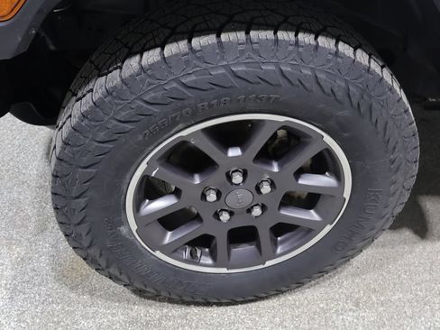 Used 2021 Jeep Gladiator Overland AWD/4WD image 10