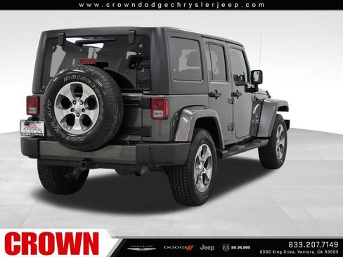 Used 2016 Jeep Wrangler Unlimited Sahara w/ Connectivity Group image 7