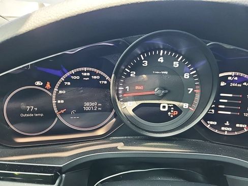Used 2022 Porsche Cayenne Coupe AWD/4WD image 9