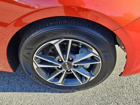 Used 2022 Kia Forte LXS image 12