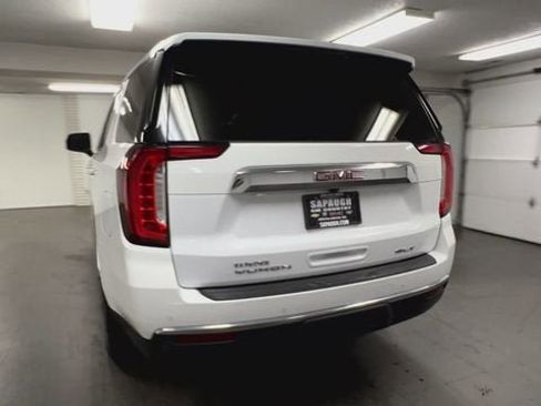 Certified 2022 GMC Yukon SLT w/ SLT Premium Package AWD/4WD image 7