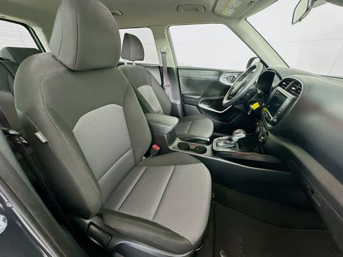 Used 2023 Kia Soul LX w/ Option Group 015 FWD image 28