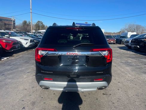 Used 2023 GMC Acadia SLT AWD/4WD image 4