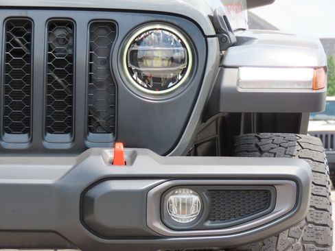 Used 2022 Jeep Gladiator Mojave w/ LED Lighting Group AWD/4WD image 8