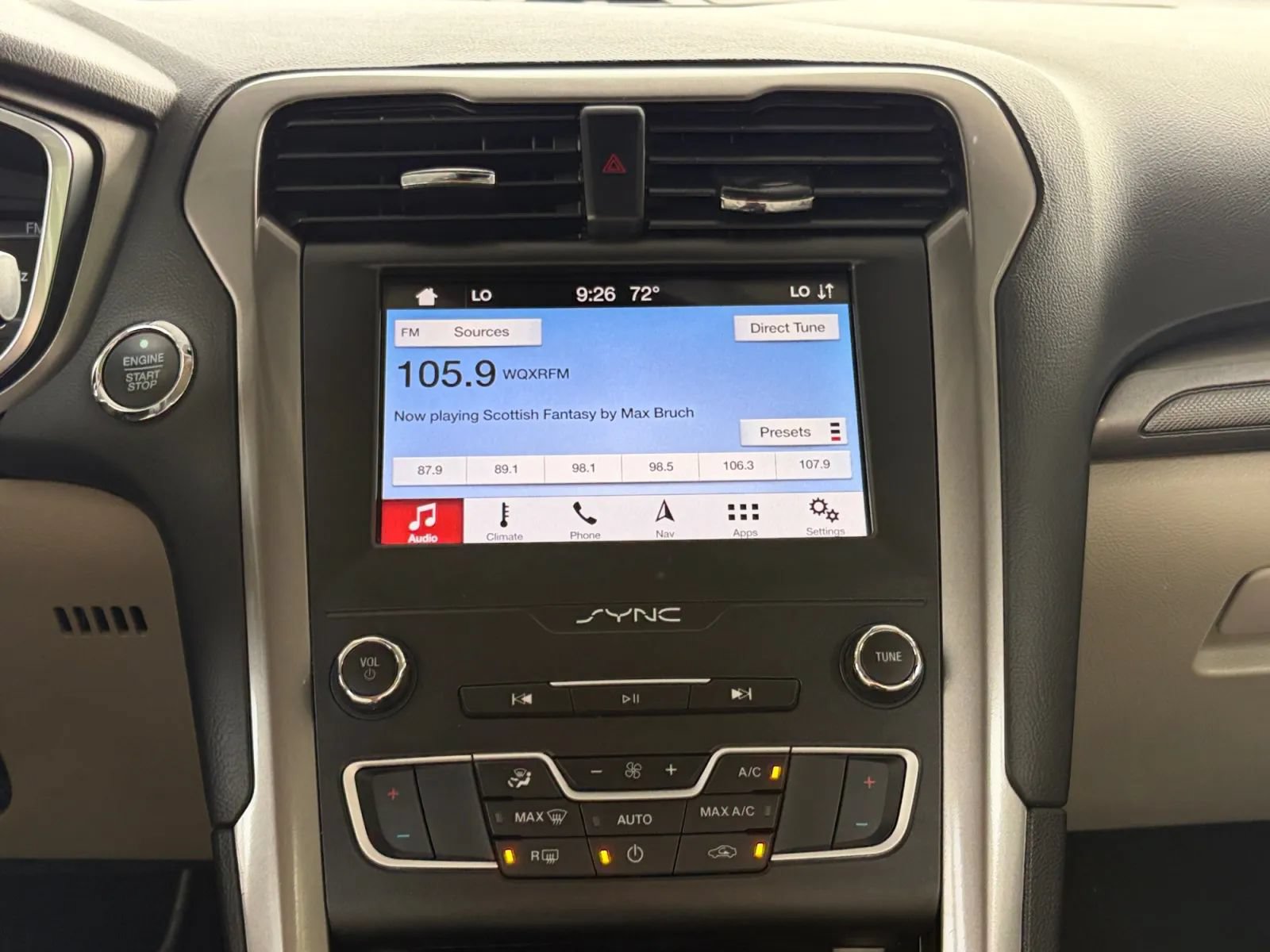 Used 2019 Ford Fusion SE FWD image 23