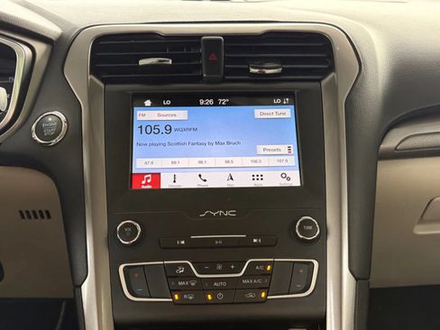 Used 2019 Ford Fusion SE FWD image 23