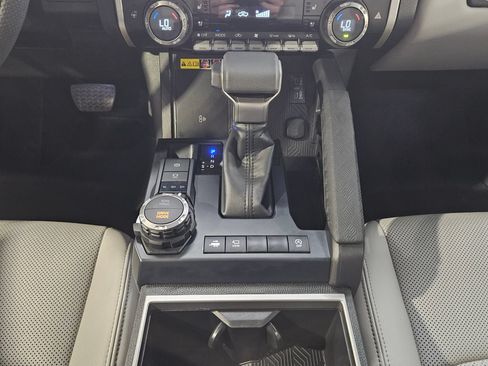 Certified 2025 Toyota Tacoma Limited AWD/4WD image 13