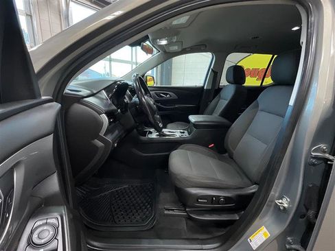Used 2018 Chevrolet Traverse LT FWD image 11