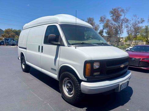 Used 2001 Chevrolet Express 3500 w/ Convenience Pkg 1 RWD image 8