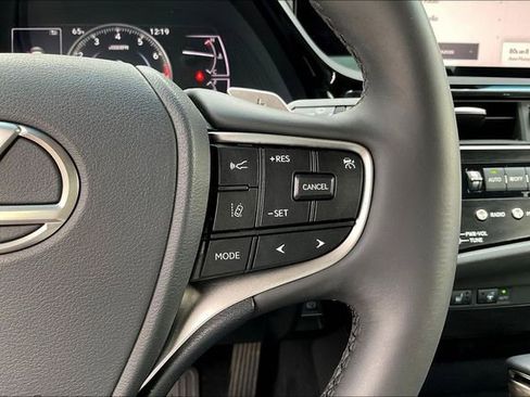 Certified 2024 Lexus ES 250 w/ Premium Package AWD/4WD image 12