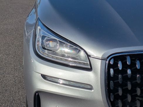 Used 2023 Lincoln Corsair Reserve w/ Equipment Group 201A image 10