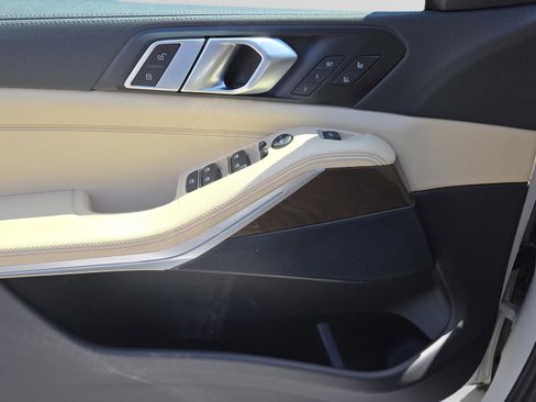 Used 2022 BMW X5 xDrive40i w/ M Sport Package image 36