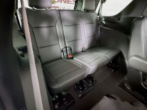 Used 2024 Chevrolet Tahoe Z71 w/ Z71 Off-Road Package AWD/4WD image 33