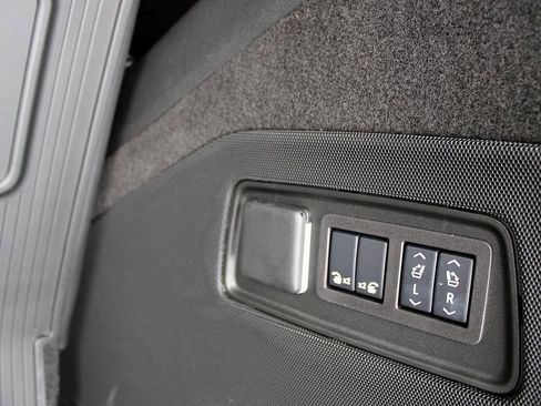 Used 2025 Cadillac Escalade Sport w/ Touring Package image 57