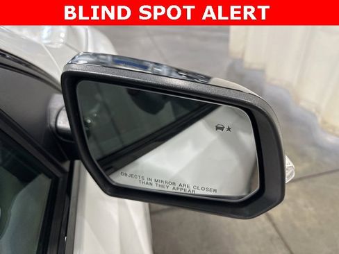 Used 2023 GMC Acadia SLE w/ Driver Convenience Package image 34