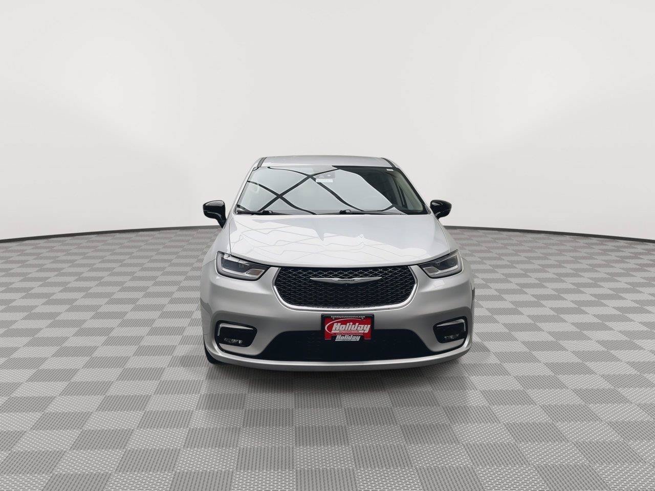 Used 2024 Chrysler Pacifica Touring-L FWD image 34