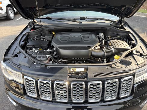Used 2020 Jeep Grand Cherokee Overland AWD/4WD image 36