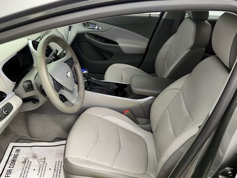 Used 2017 Chevrolet Volt LT w/ Comfort Package image 19