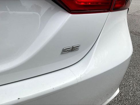 Used 2023 Toyota Camry SE FWD image 10