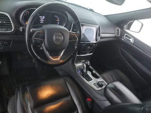 Used 2020 Jeep Grand Cherokee Limited image 17