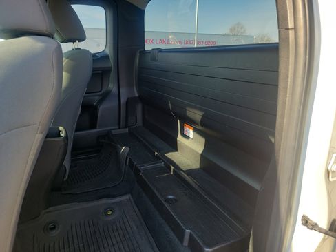 Used 2022 Toyota Tacoma SR image 9