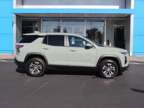 New 2026 Chevrolet Equinox LT image 3