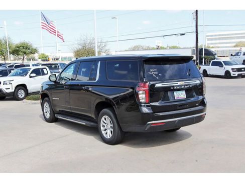 Used 2024 Chevrolet Suburban LT image 4