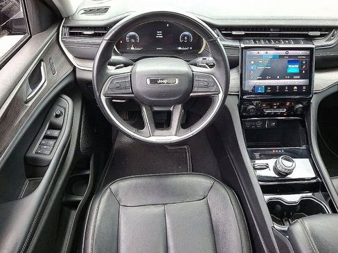 Used 2022 Jeep Grand Cherokee L Limited w/ Black Appearance Package AWD/4WD image 12