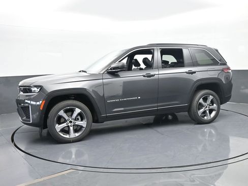 New 2026 Jeep Grand Cherokee Limited AWD/4WD image 2